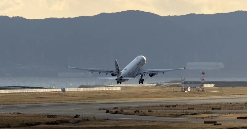 Çin və Yaponiya arasında uçuşların 40% dən çoxu ləğv edildi