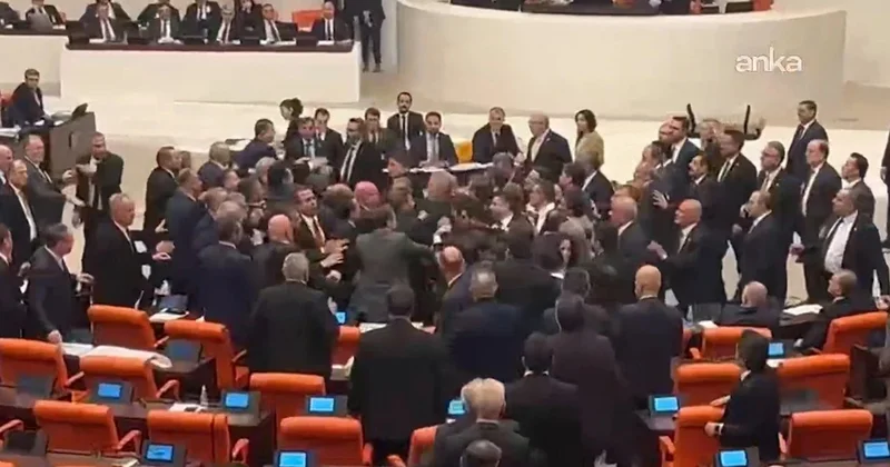 Türkiyə parlamentində dava Video