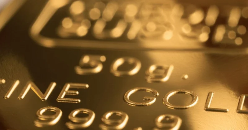 Qızılın qiyməti bahalaşaraq yeni rekord müəyyən edib