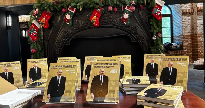 “Vətən müharibəsi tarixi” kitabının ingilis və rus nəşrləri təqdim olunub FOTOLAR