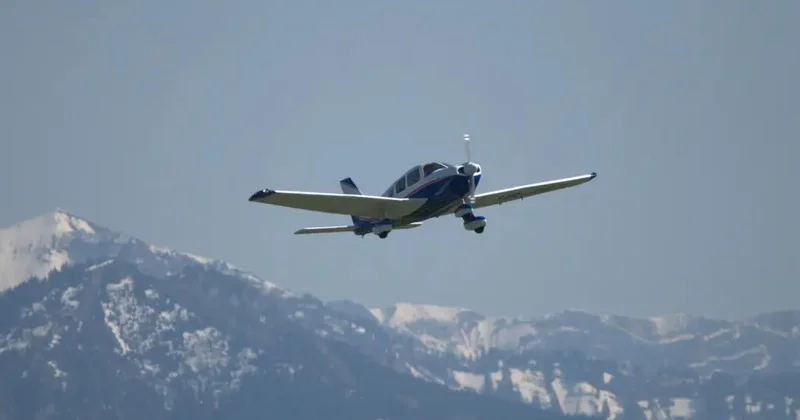Пилот заметил в нескольких метрах от себя НЛО