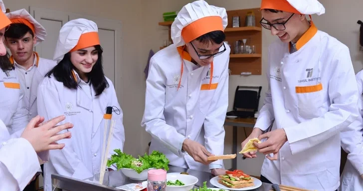 В 65 школах Баку открыты классы профессиональной направленности