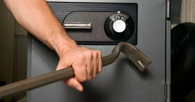 Süni intellektlə ana və qızını aldadıb seyfi oğurladılar MƏHKƏMƏ