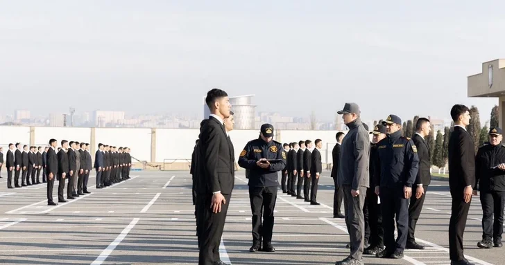 Министр внутренних дел Вилаят Эйвазов провел строевой смотр