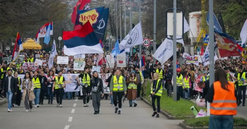 Тысячи студентов протестуют в Сербии