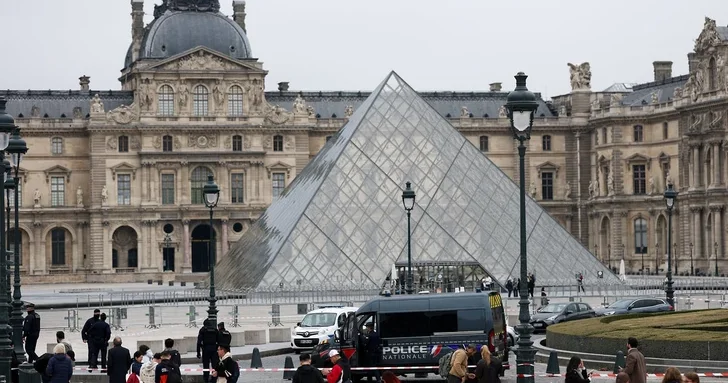 Более 8 тысяч алмазов и 200 жемчужин: обнародованы новые детали ограбления Лувра
