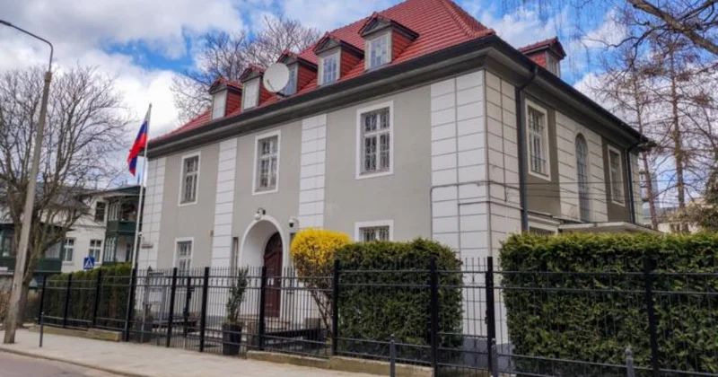 Rusiya səfirliyi Qdanskdakı konsulluq binasını tərk etməkdən imtina edir