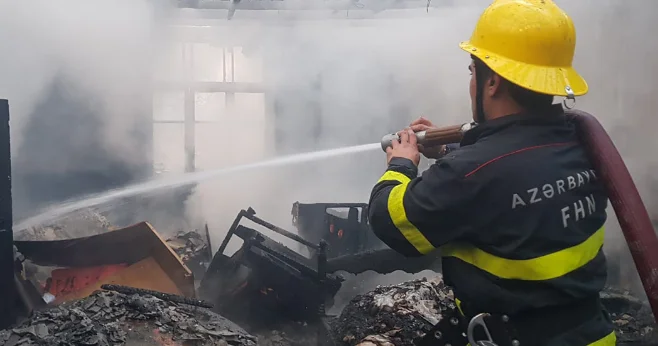 Göyçayda yanğın olub FOTO