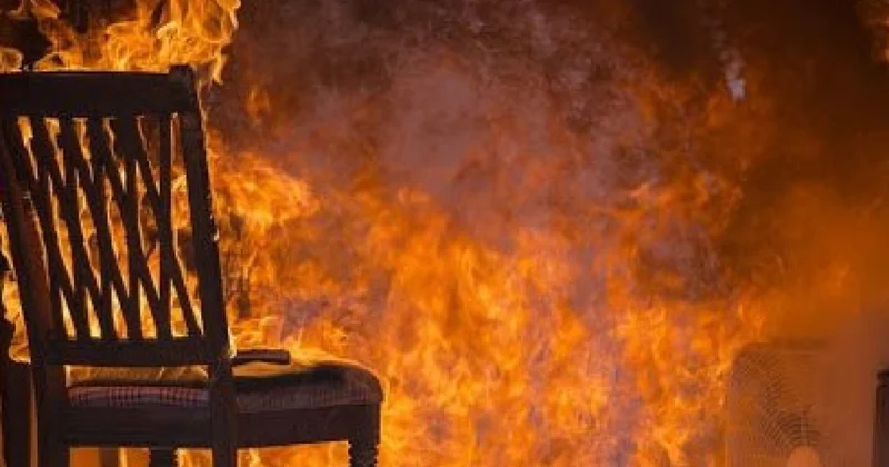 Bakıda kişi evdə yanaraq öldü