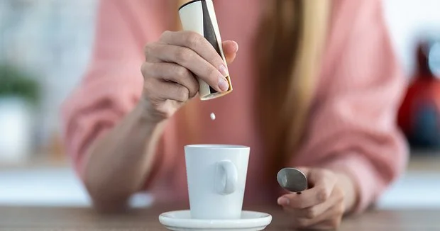 Məşhur şəkər əvəzedicisinin gözlənilməz yan təsiri aşkar edilib...