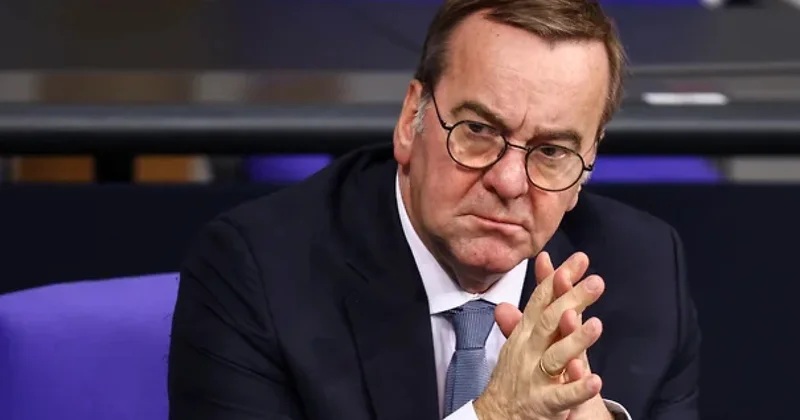 Министр обороны Германии: Путин хочет разрушить НАТО изнутри