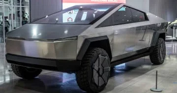 Tesla Cybertruck ən yüksək təhlükəsizlik reytinqini aldı...