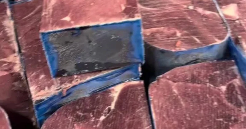 В Баку в продажу поступило мясо странной формы по низким ценам ВИДЕО