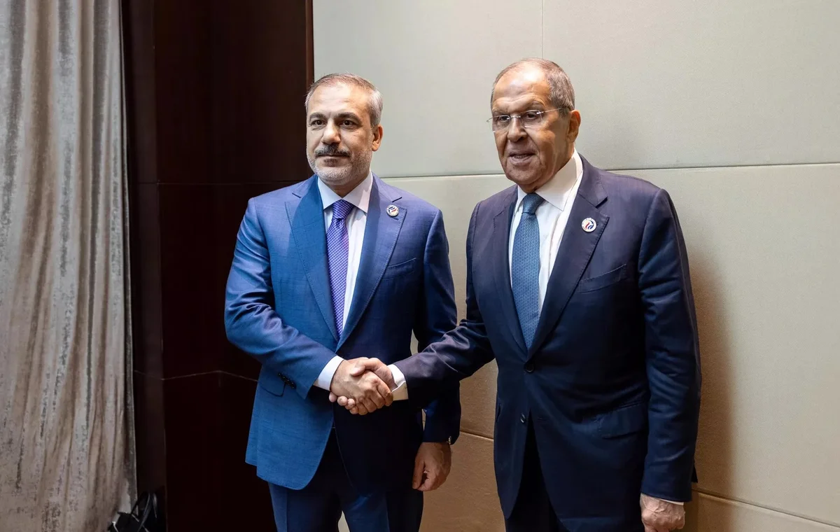 Lavrov və Fidan Suriya ilə bağlı müzakirə apardı