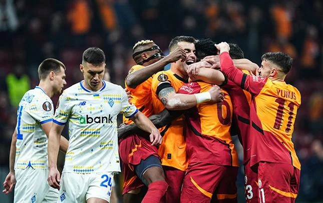 Qalatasaray ın Dinamo ilə oyunundakı 6 qol Video