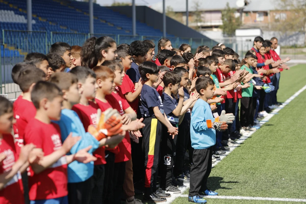 Minadan zərər çəkmiş 10 yaşlı ağdamlı Qarabağ ın matçından öncə hakimlə birgə meydana çıxacaq İdman və Biz