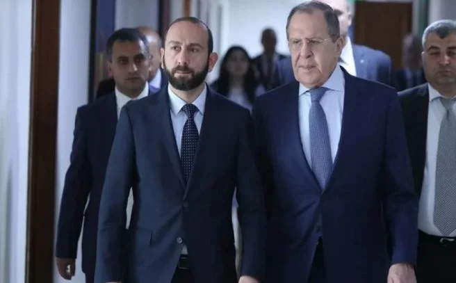 Lavrov Mirzoyanla xəlvətdə açıq danışıb