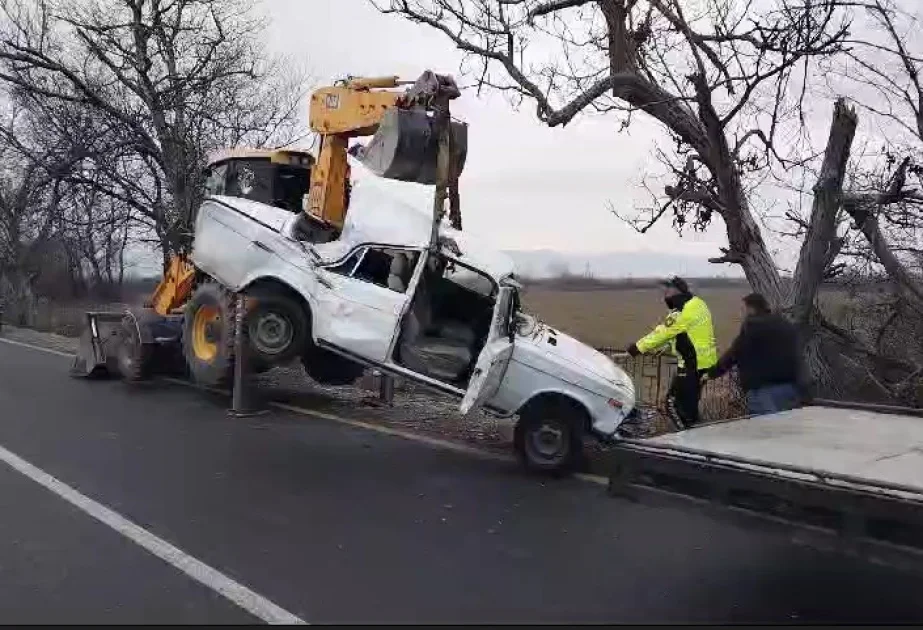 Oğuzda avtomobil yoldan çıxaraq aşıb, xəsarət alanlar var AZƏRTAC