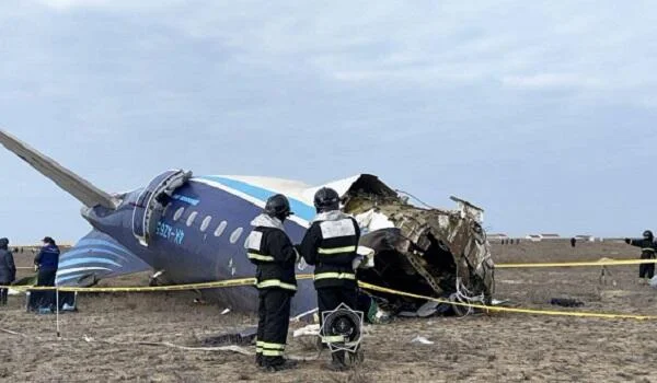 AZAL ın təyyarəsinin qəzaya düşdüyü yerdən görün nə tapıldı sahibi axtarılır KONKRET