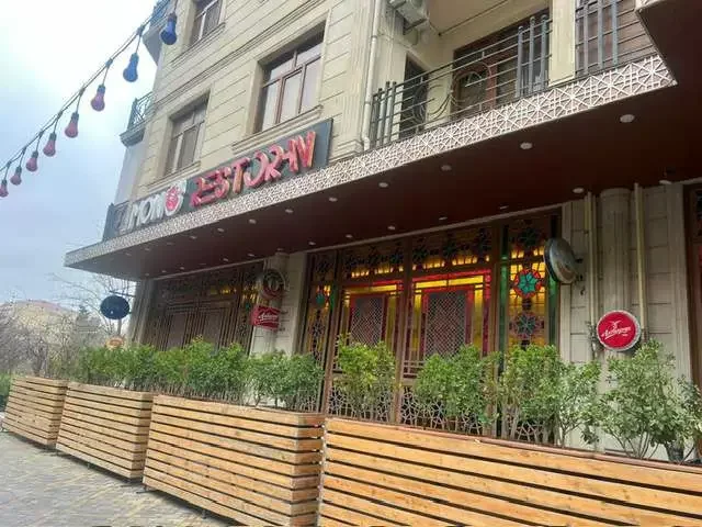 “Moon Pub” restoranında saxta alkoqollu içkilər aşkarlanıb FOTO