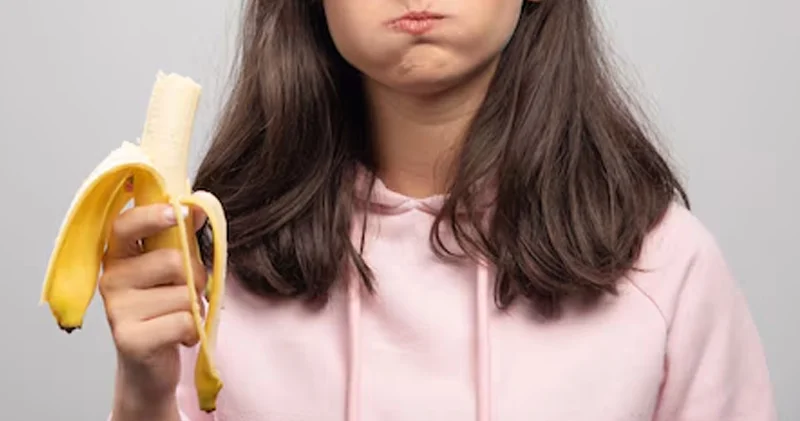 Bakıda satıcı qıza banan alan şəxs həbs olundu