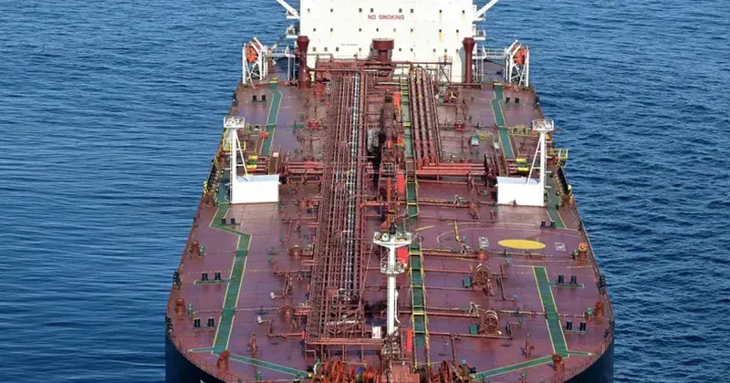 Французы отправили задержанный российский танкер в Марсель