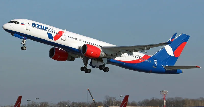 Самолет Azur Air подал сигнал бедствия Minval Politika