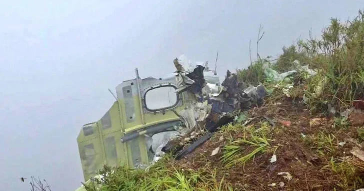 10 человек погибли в Индонезии в результате крушения самолета