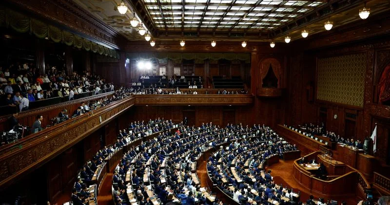 Yaponiya növbədənkəanr seçkiyə gedir Parlamenti buraxıldı