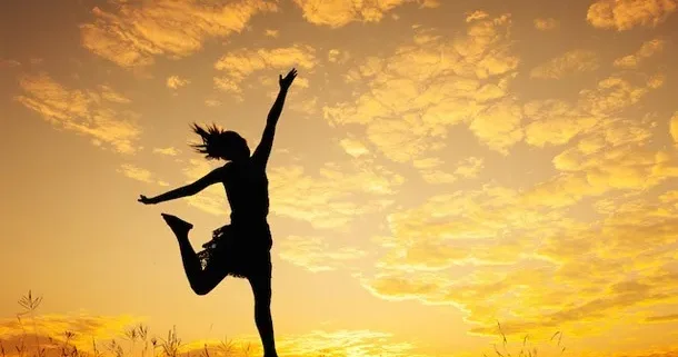 Həkim xoşbəxtlik səviyyəsini artırmağın elmi cəhətdən sübut olunmuş yollarını AÇIQLADI