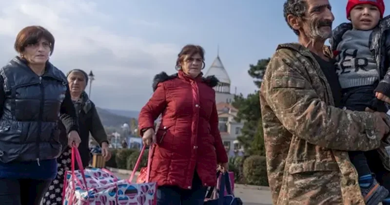 Ermənistana köçmək istəyən 10 Qarabağ ermənisi təhvil verilib