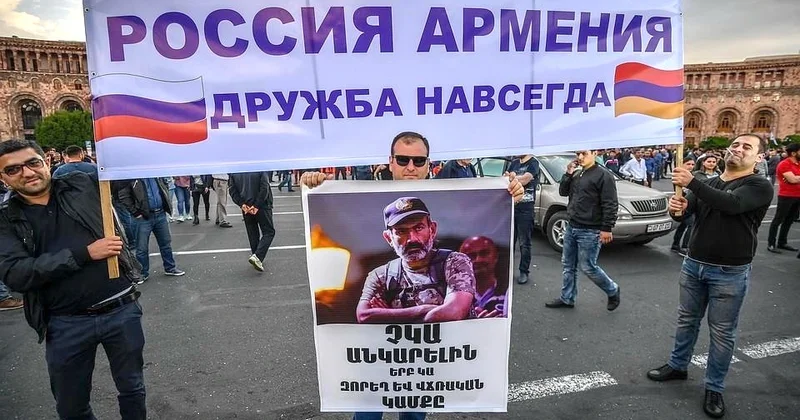 Rusiya Paşinyan hökumətinə qarşı təzyiqləri artıracaq ŞƏRH