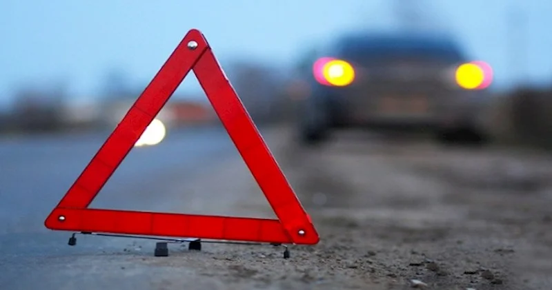 Bakıda avtobus Prius la toqquşdu VİDEO