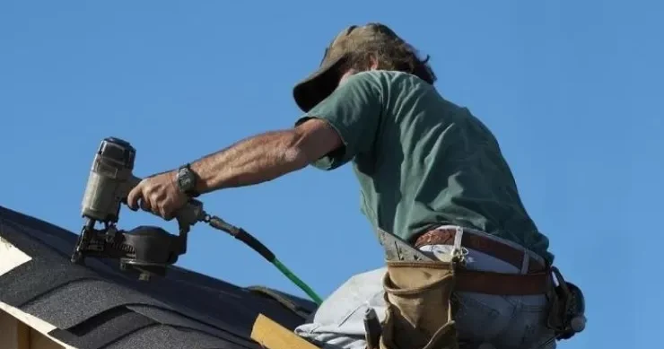Qonşunun damına çıxmışdı, yıxılıb öldü Lənkəranda FACİƏ