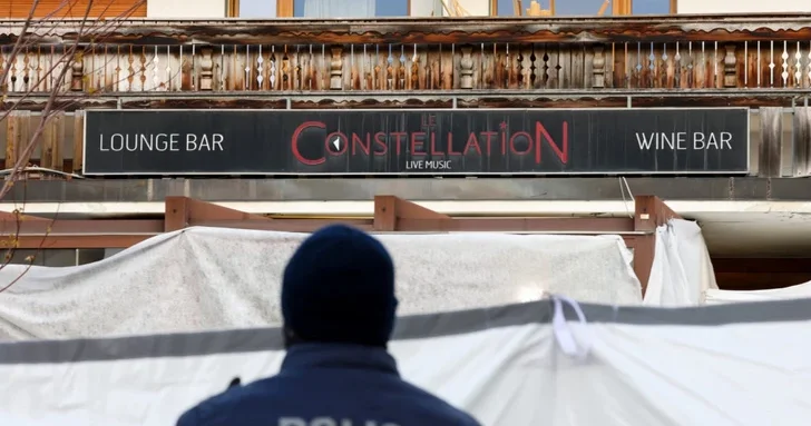 Владельца бара в Швейцарии, где погибли 40 человек, выпустили под залог