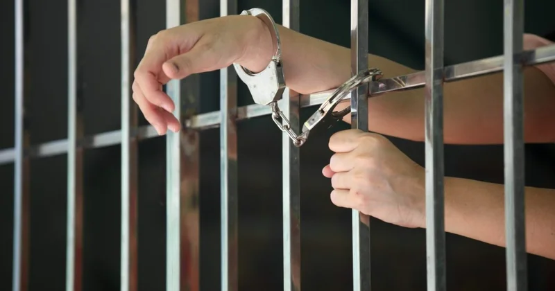 Кремль берёт под уголовный надзор россиян с ВНЖ и вторым паспортом Minval Politika