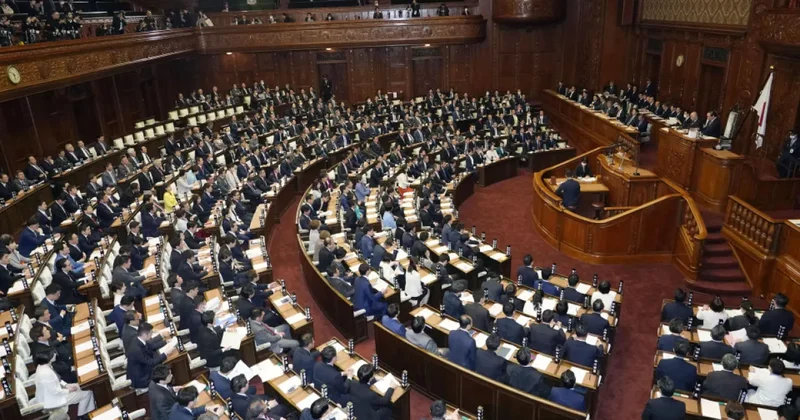 Япония распускает парламент