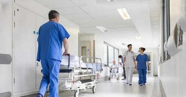 “Klinikalar intriqa ocağıdır, xəstələrin həyatı ilə oynayır”