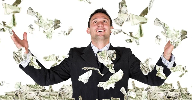 Dünyanın ən varlı 10 adamı və Azərbaycanla müqayisə