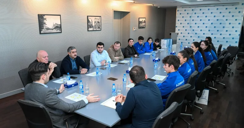 Kamandan Oxatma Federasiyasının rəhbərliyi idmançılarla görüşüb