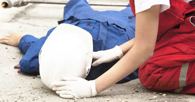 65 yaşlı fəhlənin başına yük düşdü: Öldü