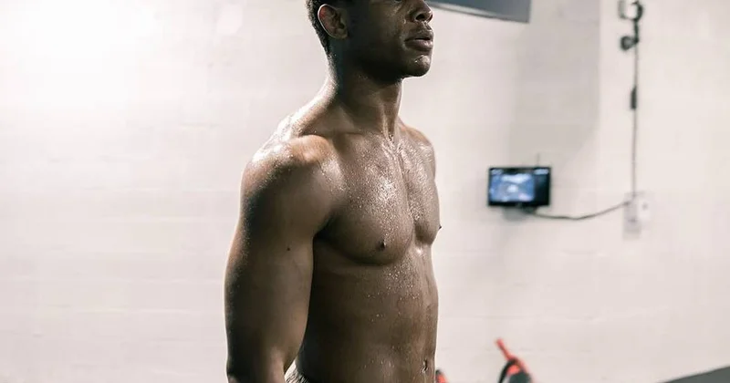 UFC döyüşçüsü çəki ölçməsindən sonra huşunu itirərək xəstəxanalıq olub VİDEO