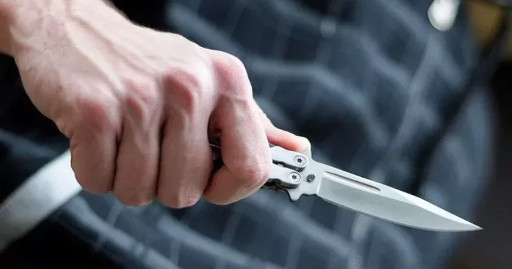 Qardaşını bıçaqlayanın MƏHKƏMƏSİ: Köynəyimi tez yarasına basdım ki, qan aparmasın