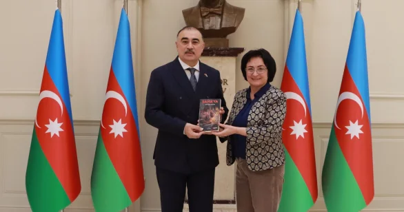 Aida Eyvazlı Göytürkün “Sahaya” kitabı türk dilinə uyğunlaşdırılaraq işıq üzü görüb