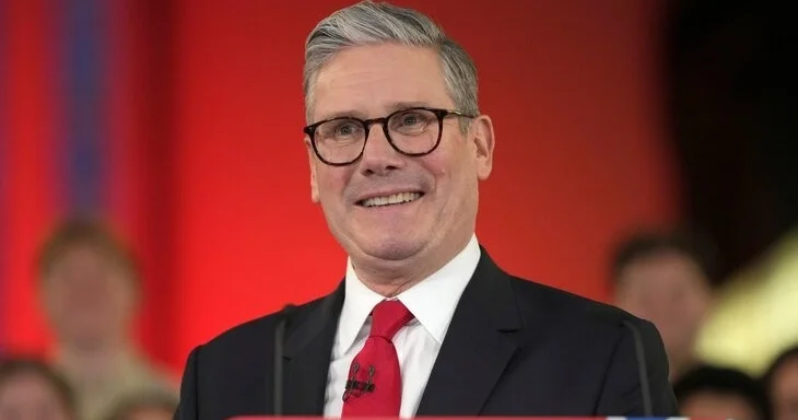 Стармер призвал не тратить время на разговоры о его отставке