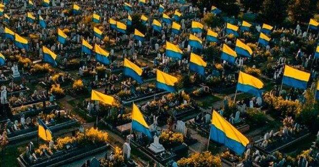 СМИ опубликовали кадры масштабных военных кладбищ в Украине ФОТО ВИДЕО