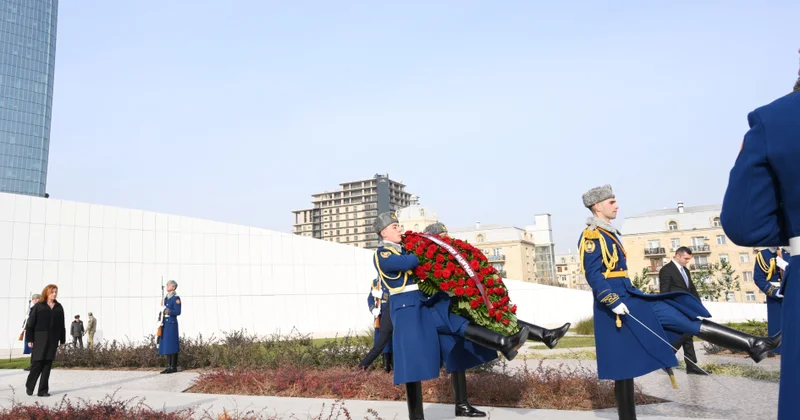 Fransina Armenqol Sosias Bakıda Zəfər parkını ziyarət edib