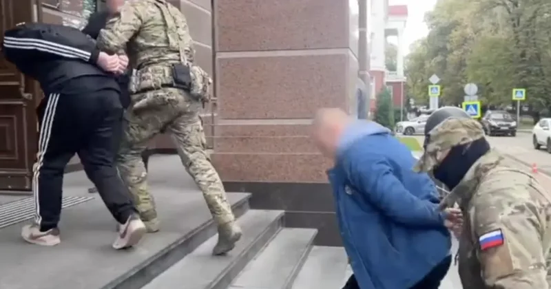 ФСБ задержала двоих россиян за диверсии в Крыму