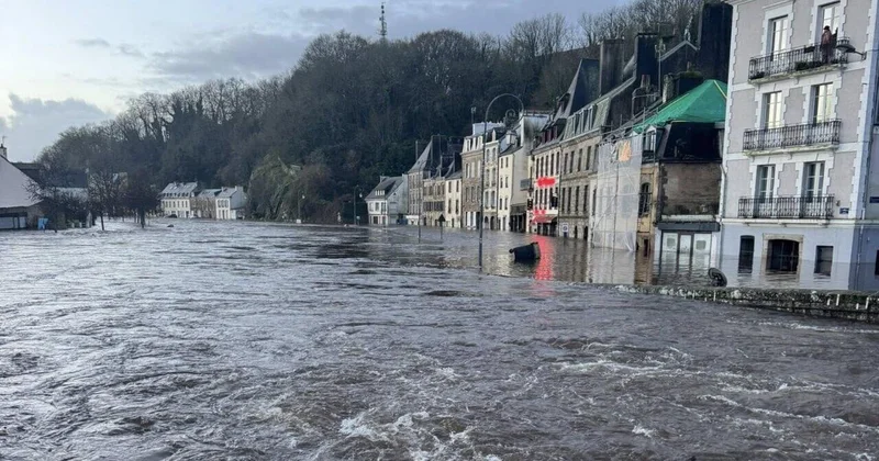 Франция уходит под воду ВИДЕО