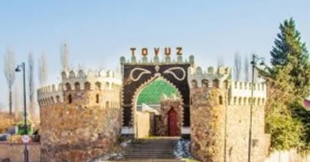 Küçədə yaşayan uşaq xəstəxanaya yerləşdirildi, anası isə...